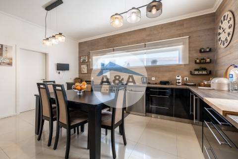 Moradia T3 Como Nova no Centro de Pataias