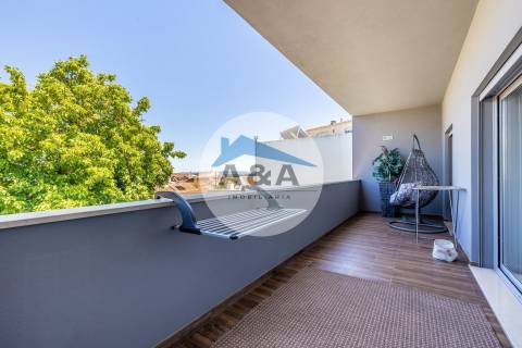 Moradia T3 Como Nova no Centro de Pataias