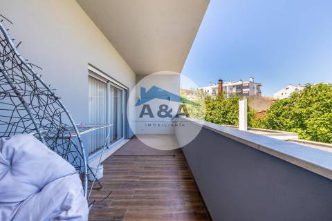 Moradia T3 Como Nova no Centro de Pataias