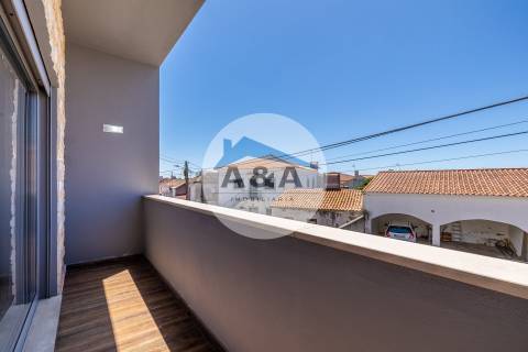 Moradia T3 Como Nova no Centro de Pataias