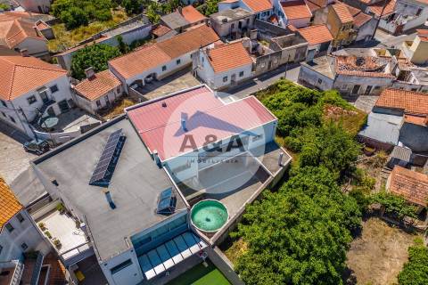 Moradia T3 Como Nova no Centro de Pataias