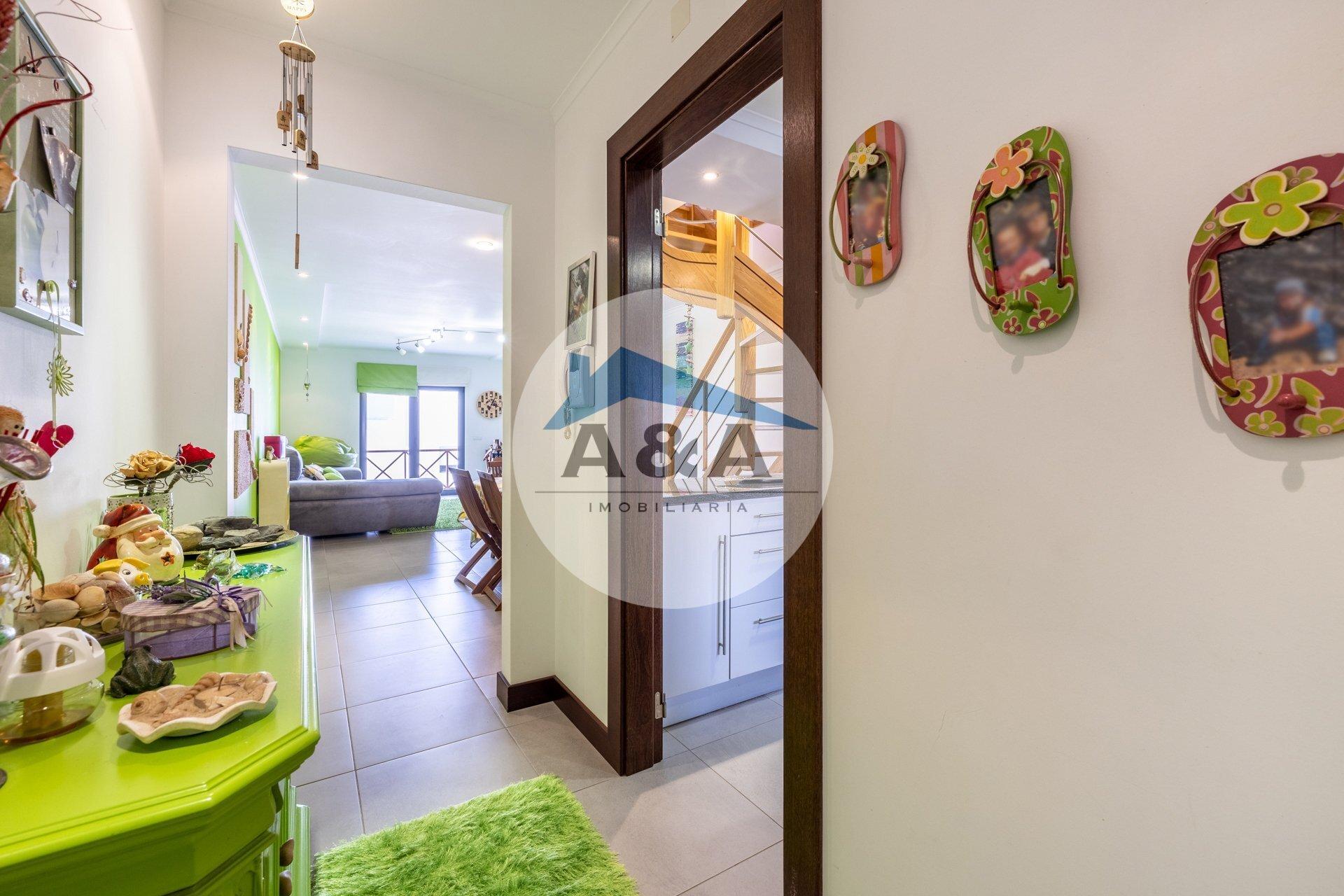 Apartamento T4 Duplex com Vista Mar a 50 metros da Praia – Pedra do Ouro