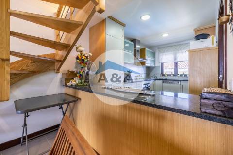 Apartamento T4 Duplex com Vista Mar a 50 metros da Praia – Pedra do Ouro