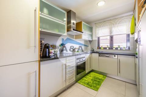 Apartamento T4 Duplex com Vista Mar a 50 metros da Praia – Pedra do Ouro