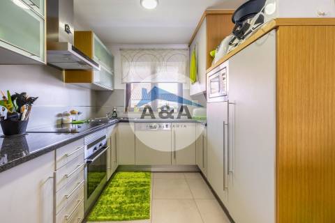 Apartamento T4 Duplex com Vista Mar a 50 metros da Praia – Pedra do Ouro