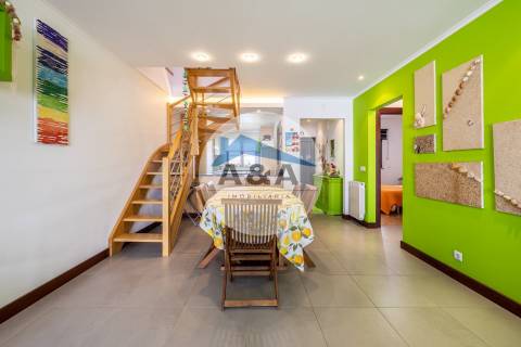 Apartamento T4 Duplex com Vista Mar a 50 metros da Praia – Pedra do Ouro