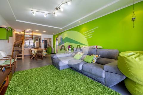 Apartamento T4 Duplex com Vista Mar a 50 metros da Praia – Pedra do Ouro