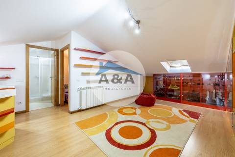 Apartamento T4 Duplex com Vista Mar a 50 metros da Praia – Pedra do Ouro