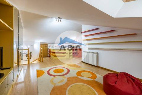 Apartamento T4 Duplex com Vista Mar a 50 metros da Praia – Pedra do Ouro