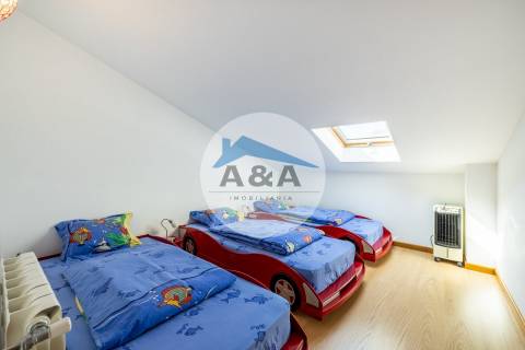 Apartamento T4 Duplex com Vista Mar a 50 metros da Praia – Pedra do Ouro