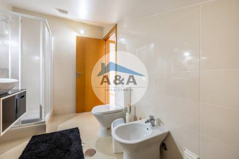 Apartamento T4 Duplex com Vista Mar a 50 metros da Praia – Pedra do Ouro