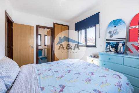 Apartamento T4 Duplex com Vista Mar a 50 metros da Praia – Pedra do Ouro