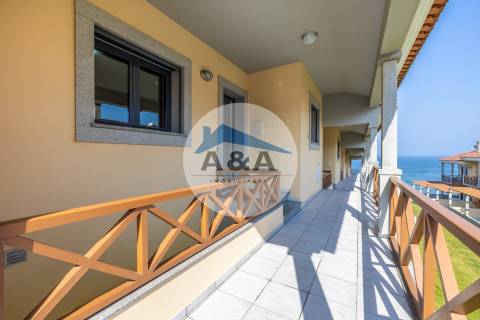 Apartamento T4 Duplex com Vista Mar a 50 metros da Praia – Pedra do Ouro
