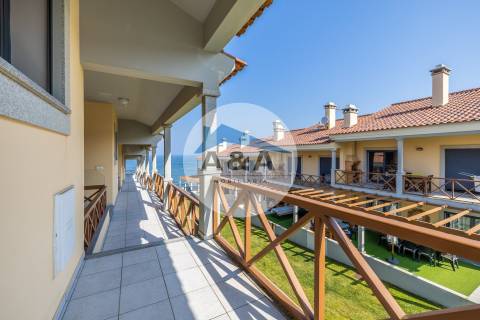 Apartamento T4 Duplex com Vista Mar a 50 metros da Praia – Pedra do Ouro