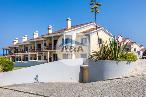 Apartamento T4 Duplex com Vista Mar a 50 metros da Praia – Pedra do Ouro