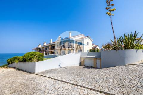 Apartamento T4 Duplex com Vista Mar a 50 metros da Praia – Pedra do Ouro