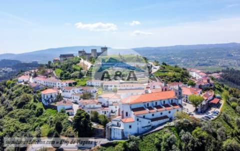 Moradia T3 com 2700m² de terreno – Potencial e Localização Privilegiada