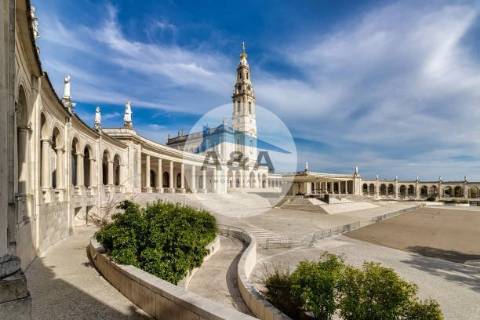 Moradia T3 com 2700m² de terreno – Potencial e Localização Privilegiada