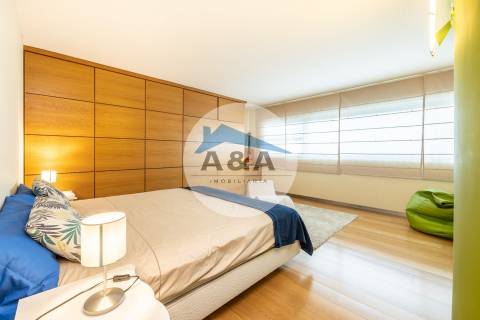 Exclusiva Propriedade de Luxo com Áreas Generosas e Próxima das Praias