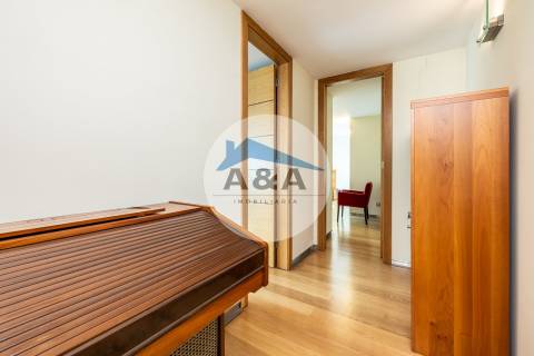 Exclusiva Propriedade de Luxo com Áreas Generosas e Próxima das Praias