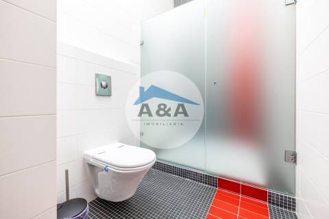 Exclusiva Propriedade de Luxo com Áreas Generosas e Próxima das Praias