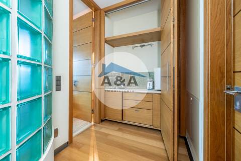 Exclusiva Propriedade de Luxo com Áreas Generosas e Próxima das Praias