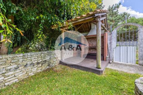 Exclusiva Propriedade de Luxo com Áreas Generosas e Próxima das Praias