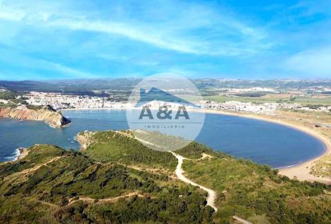 Um refúgio moderno entre o mar e a vila: um projeto exclusivo de São Martinho do Porto