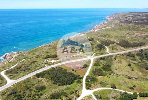 Um refúgio moderno entre o mar e a vila: um projeto exclusivo de São Martinho do Porto