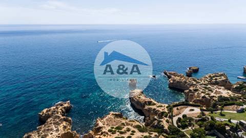 Exclusiva Moradia Contemporânea a 700 metros da Praia de São Rafael – Albufeira