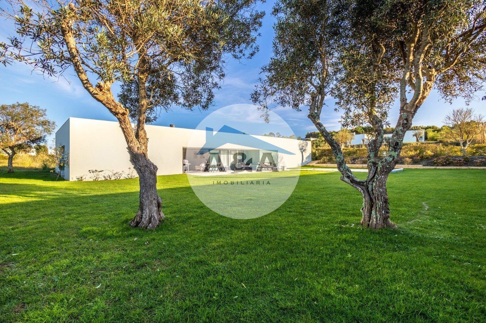 Villa Exclusiva de Arquitetura Contemporânea inserida na Natureza do Bom Sucesso Resort