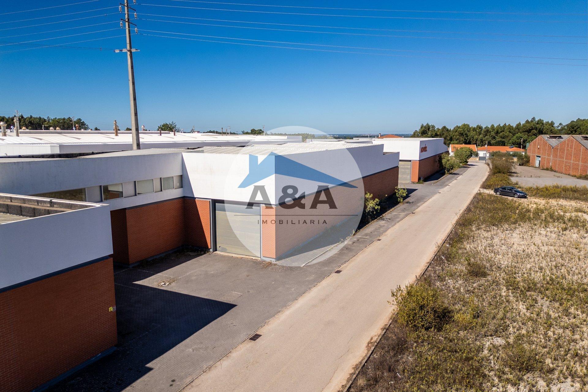 Armazém para Arrendamento perto de Autoestradas e zona Industrial
