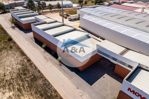 Armazém para Arrendamento perto de Autoestradas e zona Industrial