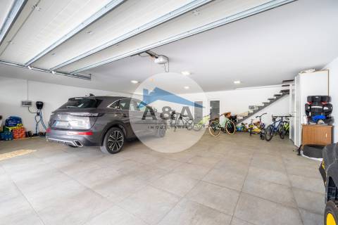 Moradia Térrea T5 Exclusiva a poucos minutos de Leiria