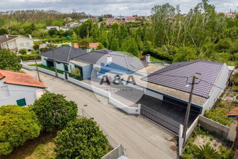Moradia Térrea T5 Exclusiva a poucos minutos de Leiria