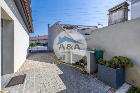 Moradia Térrea Semi-nova com Elevada Eficiência Energética a Apenas 2 Minutos da Praia da Vieira
