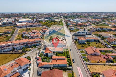 Moradia Térrea Semi-nova com Elevada Eficiência Energética a Apenas 2 Minutos da Praia da Vieira