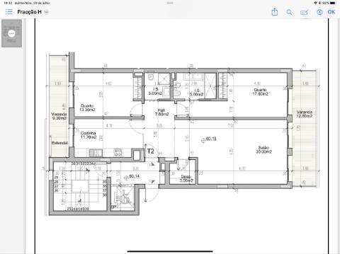 APARTAMENTO DE LUXO EM ZONA CENTRAL E COM PISCINA
