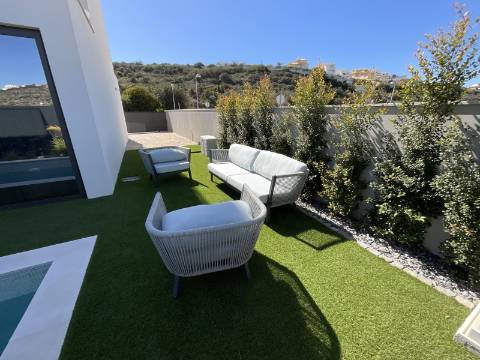 EXCELENTE MORADIA T3 COM PISCINA EM ALBUFEIRA