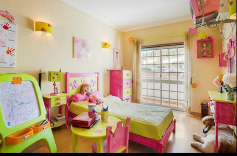 Excelente moradia T3 em banda duplex, com piscina, jardim e barbecue - Albufeira.