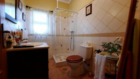 Excelente moradia T3 em banda duplex, com piscina, jardim e barbecue - Albufeira.