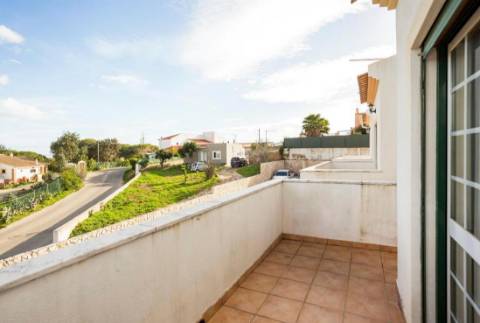 Excelente moradia T3 em banda duplex, com piscina, jardim e barbecue - Albufeira.