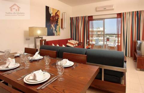 Agradável apartamento T1 equipado e mobilado, vista piscina e mar- Albufeira