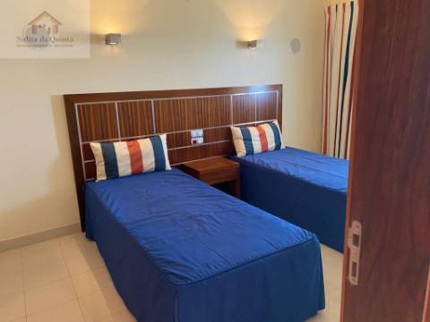 Agradável apartamento T1 equipado e mobilado, vista piscina e mar- Albufeira