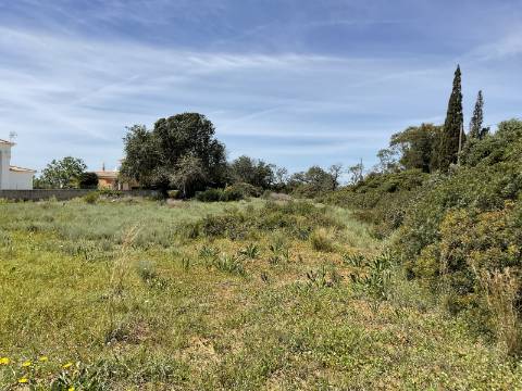 TERRENO PARA COSNTRUÇÃO MORADIAS