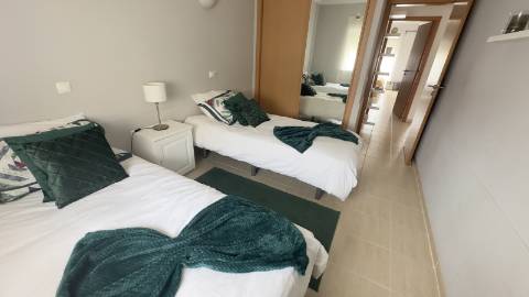 Espaçoso e bonito apartamento T2 em condomínio privado para arrendamento.