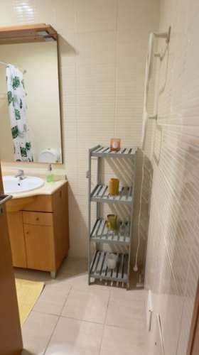 Espaçoso e bonito apartamento T2 em condomínio privado para arrendamento.