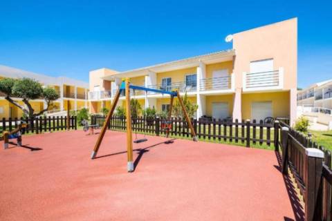 Espaçoso e bonito apartamento T2 em condomínio privado para arrendamento.