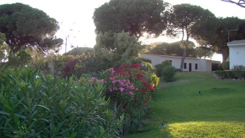 Casa térrea com piscina e vista maravilhosa sobre o mar