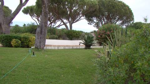 Casa térrea com piscina e vista maravilhosa sobre o mar